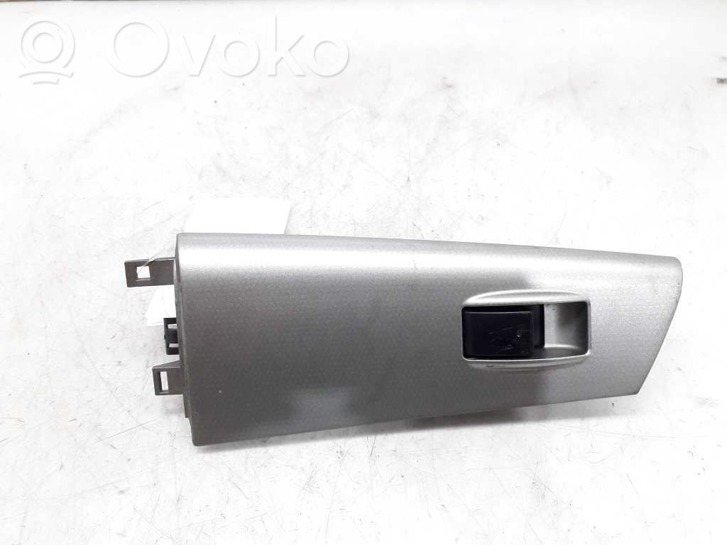 Toyota Corolla E120 E130 Electric window control switch 