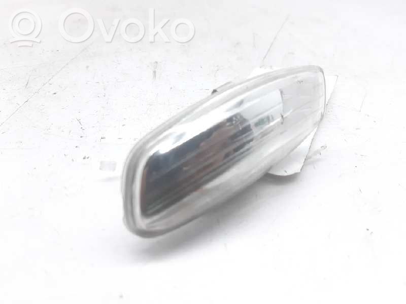 Peugeot 207 Front fender indicator light 