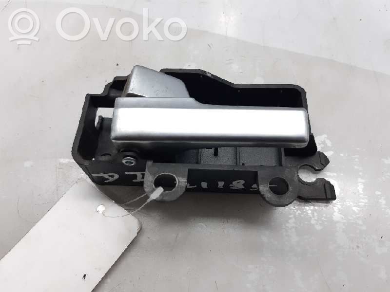 Manecilla interna puerta delantera   3M51R22601BB