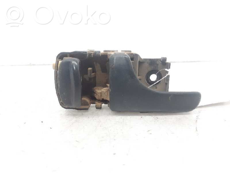 Nissan Terrano Manecilla interna puerta delantera 