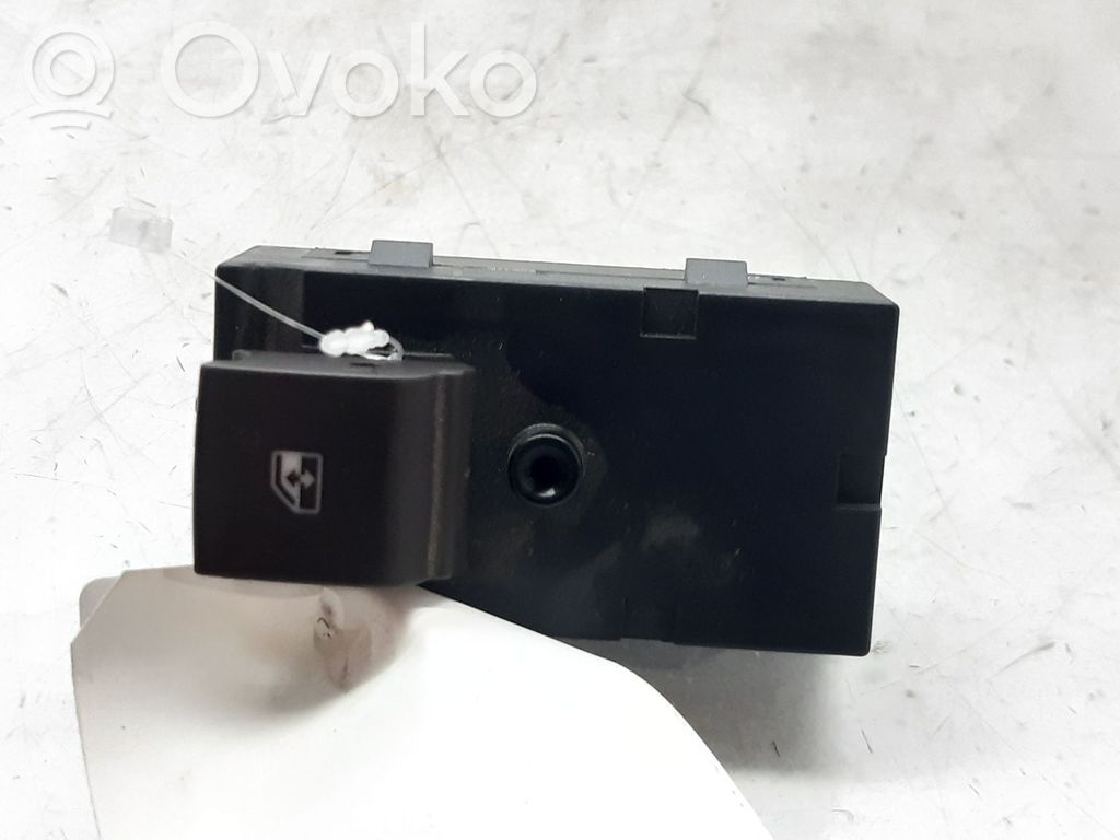 Opel Mokka Electric window control switch 