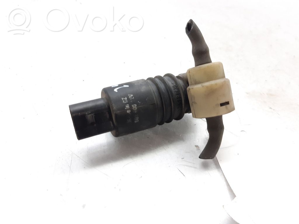 Mitsubishi Colt Windscreen/windshield washer pump 