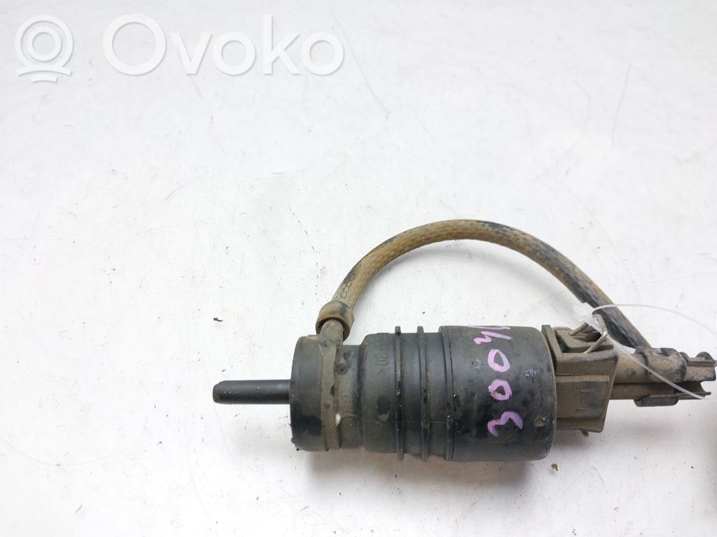 Opel Astra G Windscreen/windshield washer pump 