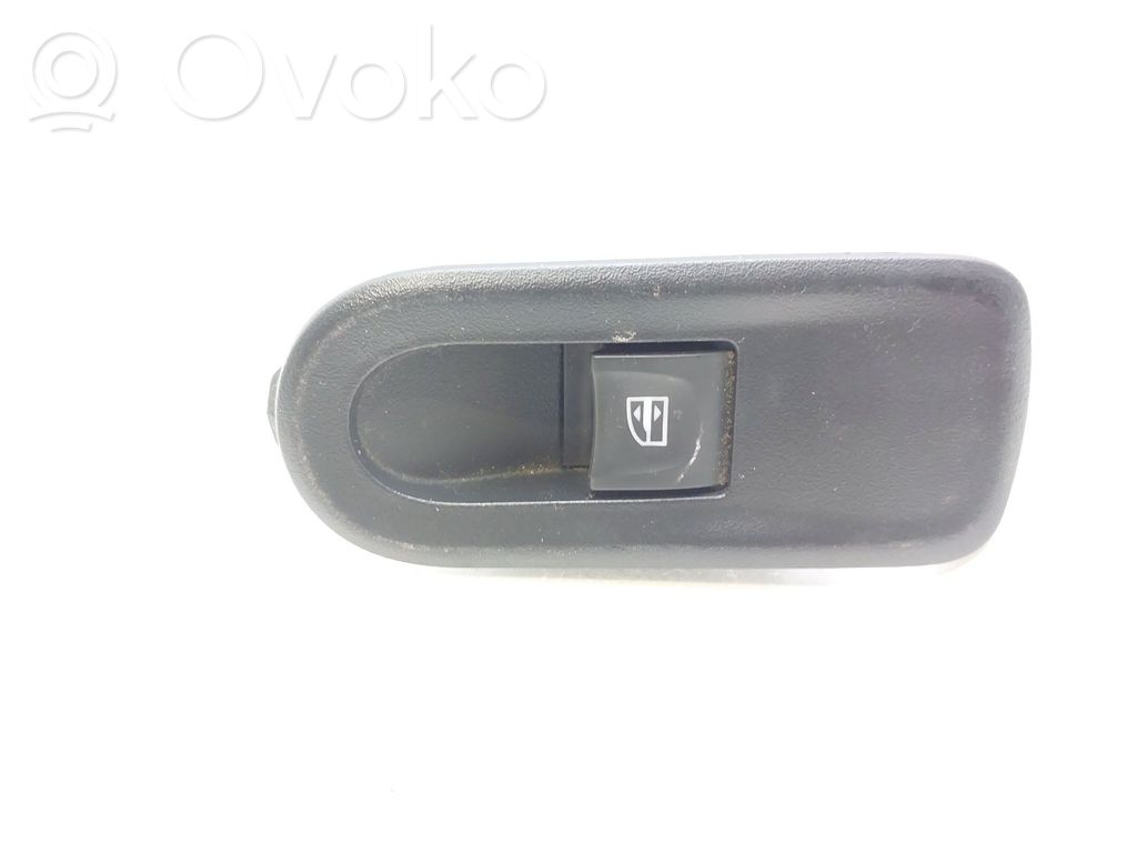 Dacia Duster Interruptor del elevalunas eléctrico 