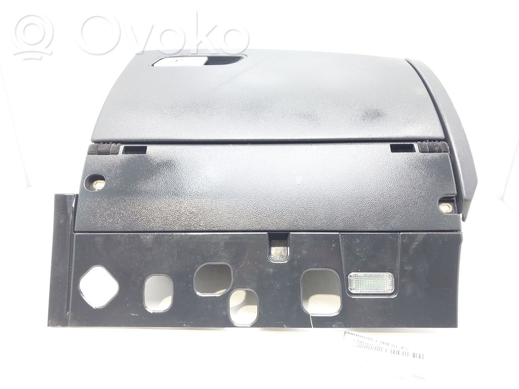 Guantera   4G8857035D