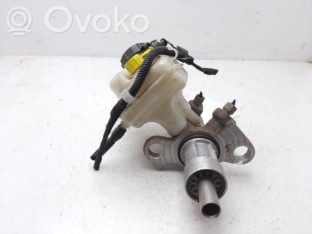 Opel Astra J Pääjarrusylinteri 