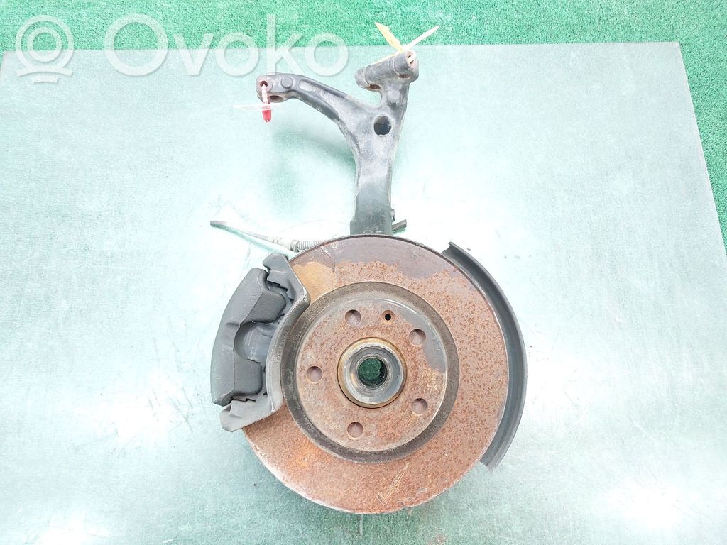 Audi A4 S4 B5 8D Achsschenkel vorne 