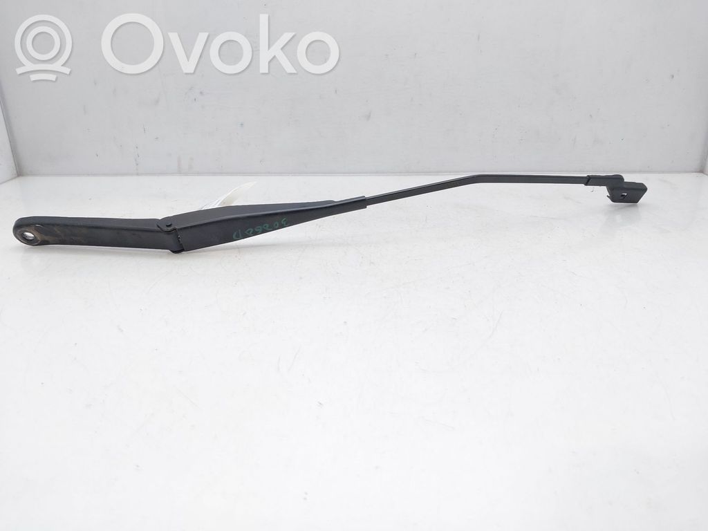 Ford Fiesta Etupyyhkimen sulan varsi 