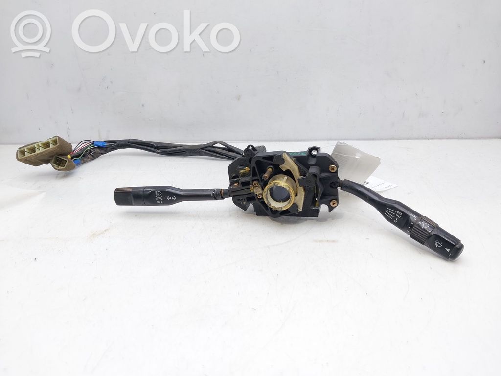 Mitsubishi Pajero Interruptores/botones de la columna de dirección 