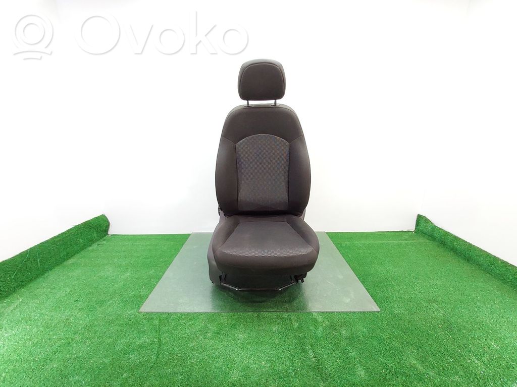 Opel Corsa E Etumatkustajan istuin 