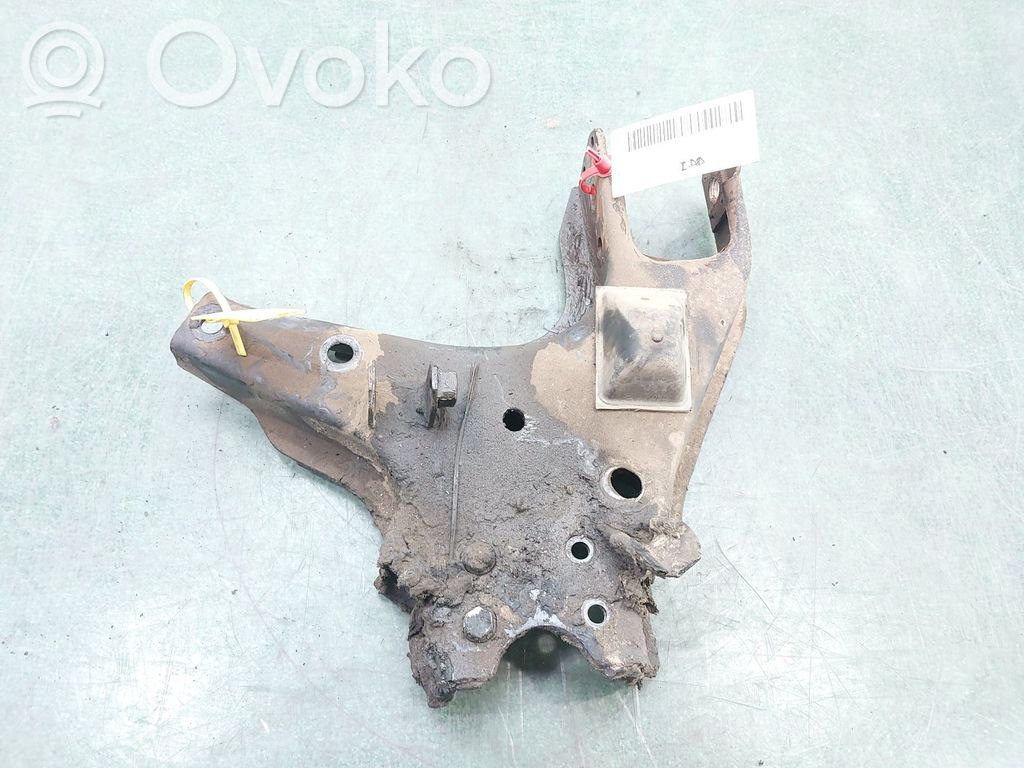 Nissan Terrano Querlenker Achsschenkel vorne 