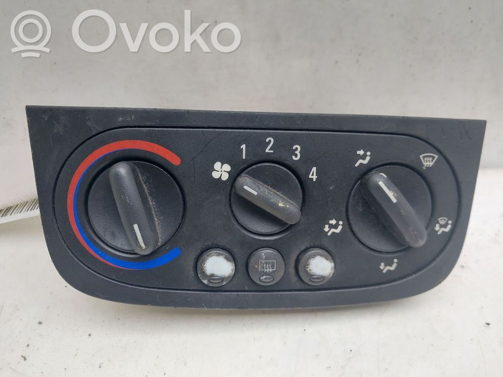 Opel Corsa C Climate control unit 