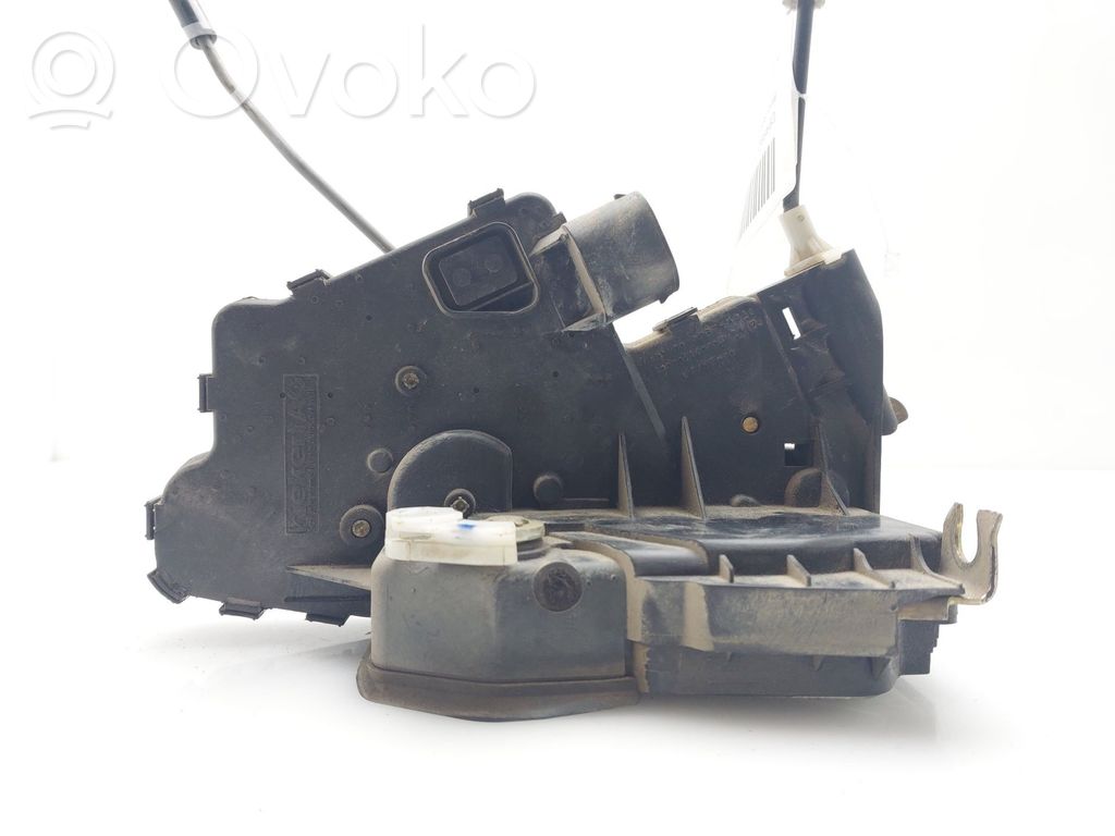 BMW 3 E46 Takaoven lukko 