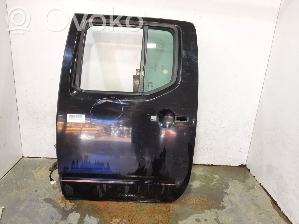 Nissan NP300 Puerta trasera 
