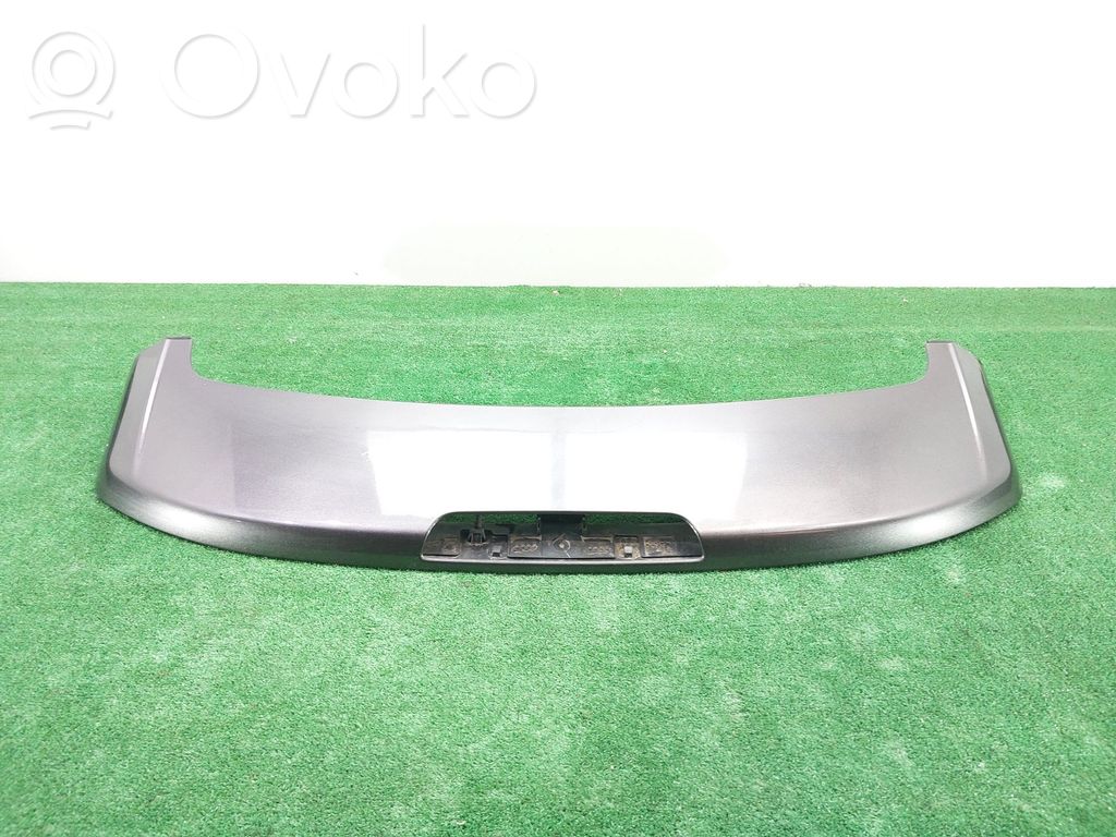 Tailgate/trunk spoiler   6VX76TRMAB