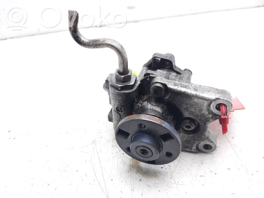Power steering pump   677732101