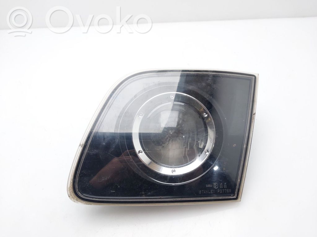 Mazda 3 I Takaluukun takavalot 
