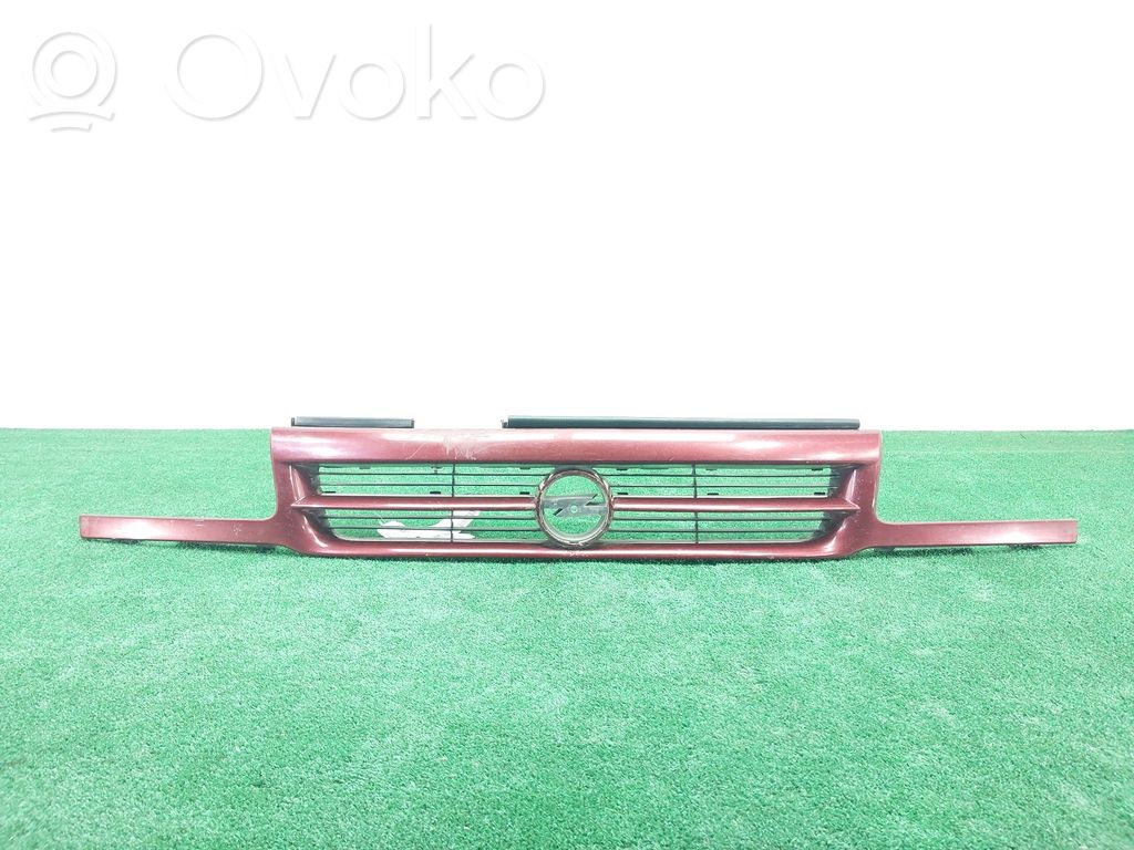 Opel Astra F Etusäleikkö 