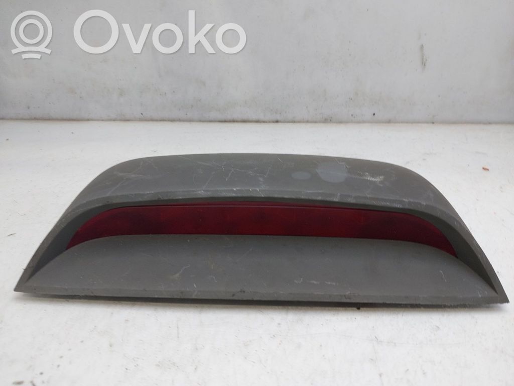 Chevrolet Aveo Third/center stoplight 