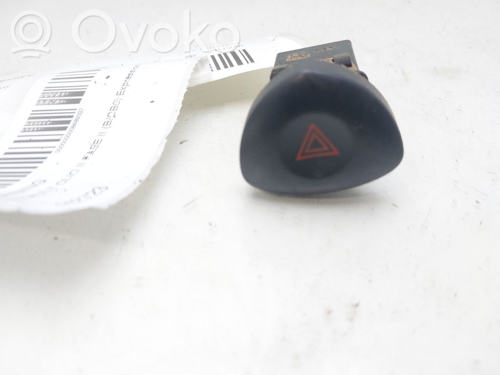 Renault Clio II Hazard light switch 