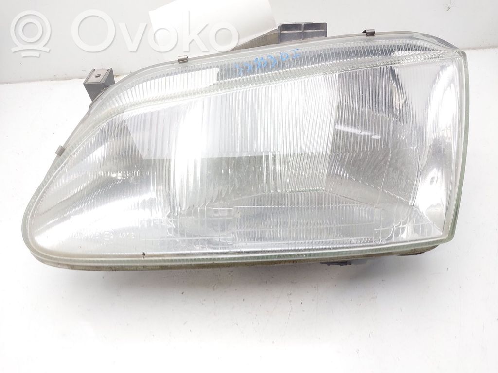 Renault Megane I Lampa przednia 