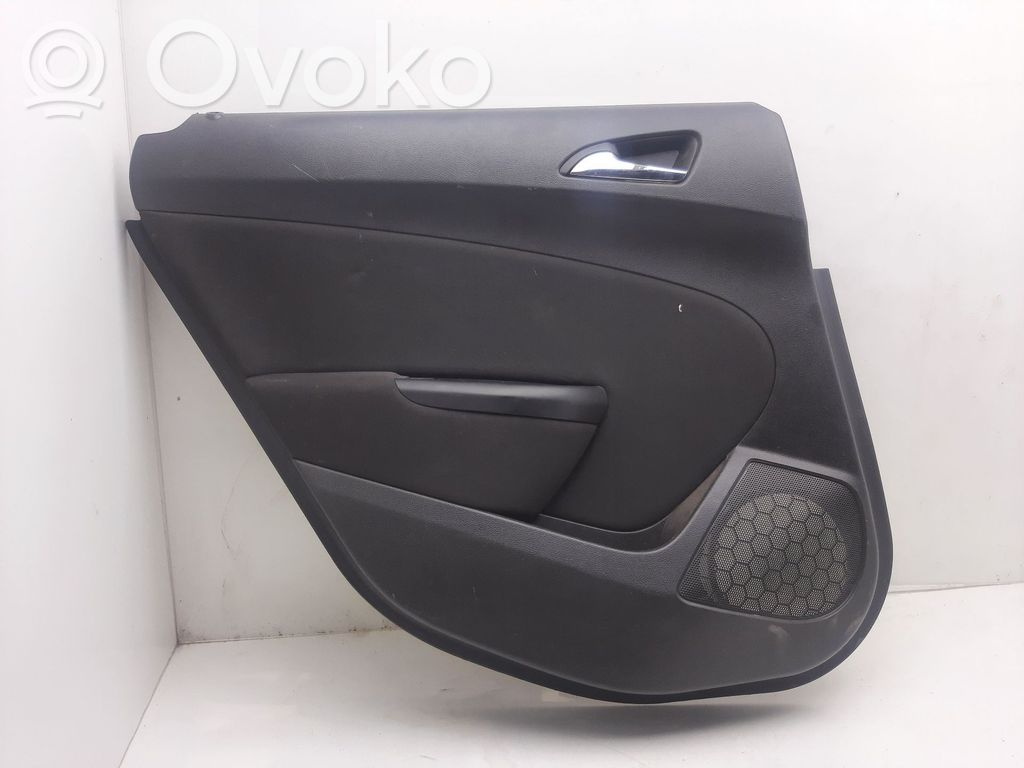 Opel Astra J Rivestimento del pannello della portiera posteriore 
