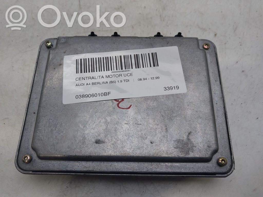 Audi A4 S4 B5 8D Variklio valdymo blokas 