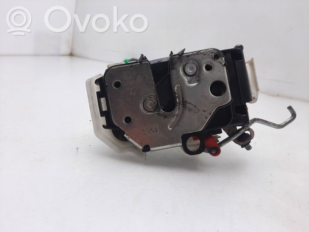Peugeot Bipper Etuoven lukko 
