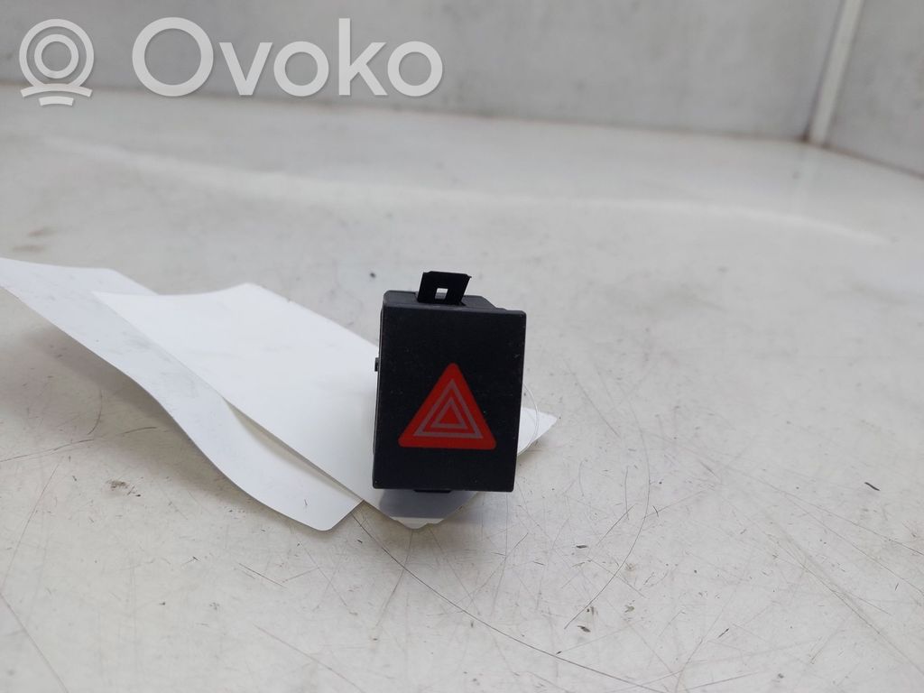 Volkswagen Polo IV 9N3 Interruttore luci di emergenza