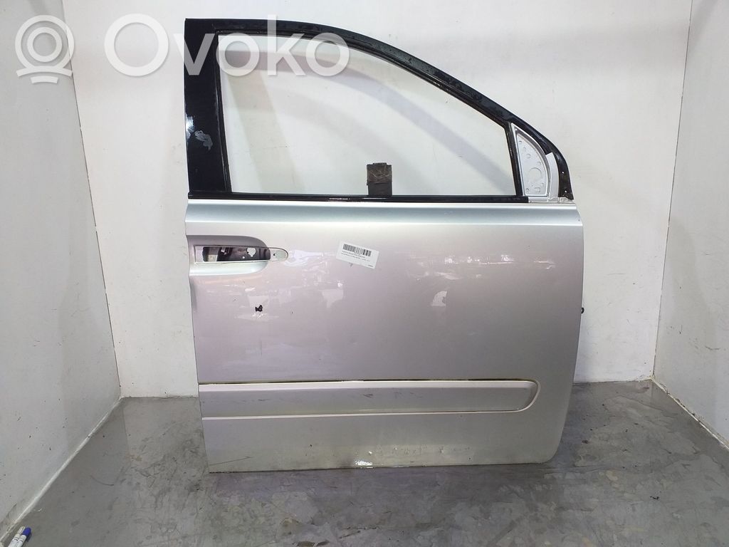 KIA Carnival Durvis 