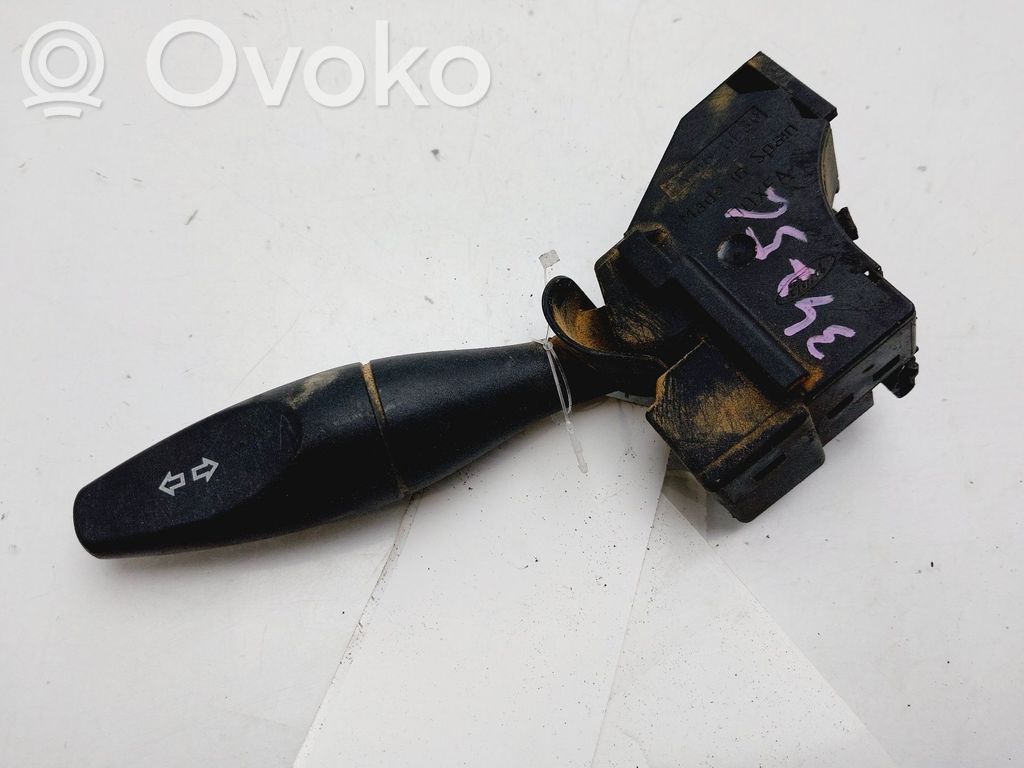 Suuntavilkun vipu   2T1T13335AB