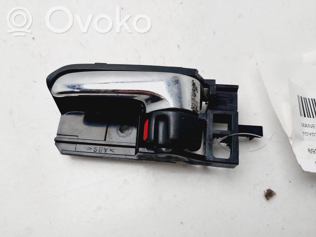 Toyota Corolla E110 Manecilla interna puerta trasera 