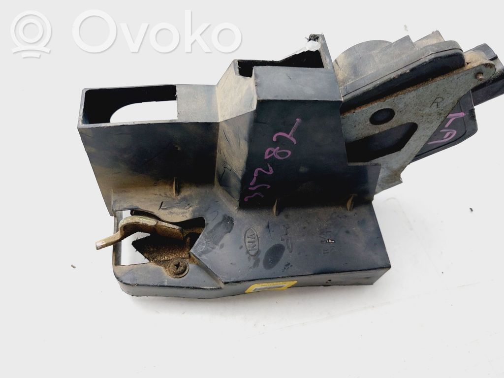 KIA Rio Takaoven lukko 