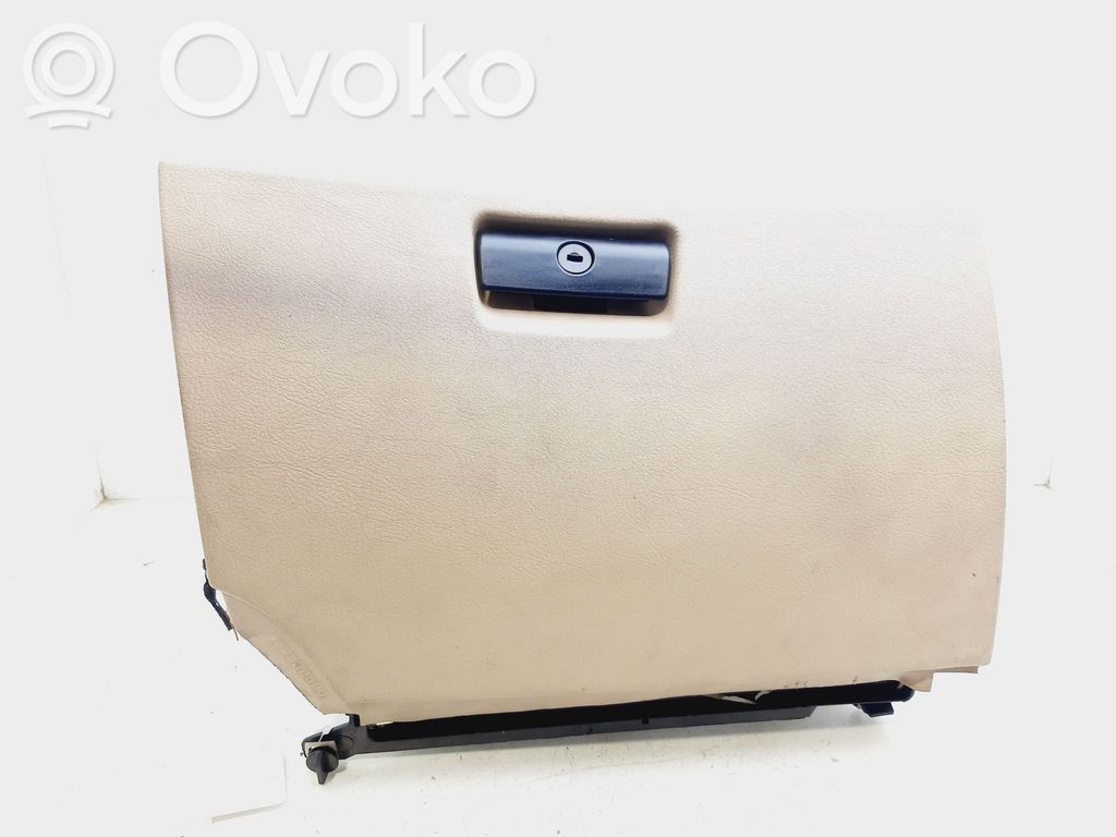 BMW X5 E53 Glove box 