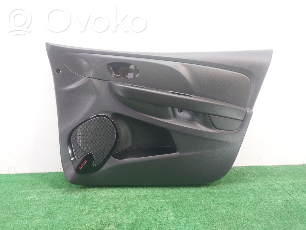 Renault Clio IV Etuoven verhoilu