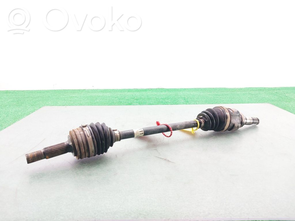 Toyota Aygo AB10 Półoś przednia 