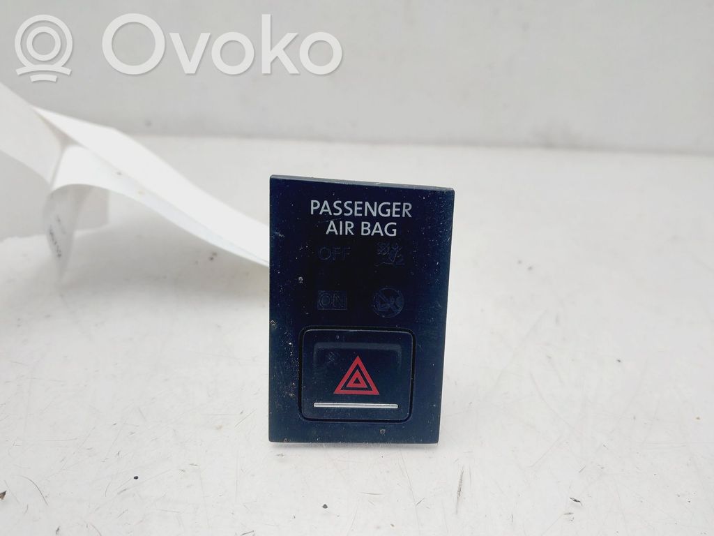 Volkswagen Golf VII Interruttore luci di emergenza 