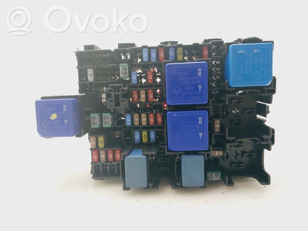 Dacia Sandero Fuse module 