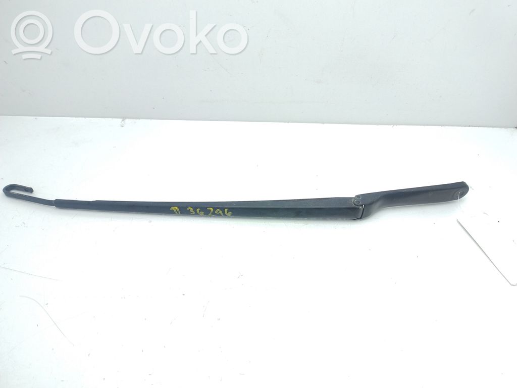 BMW X5 E53 Front wiper blade arm 