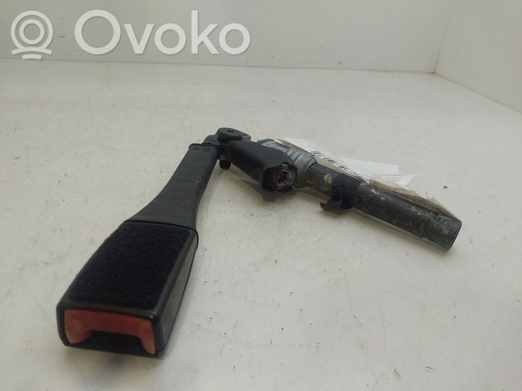 Opel Corsa D Klamra przedniego pasa bezpieczeństwa 