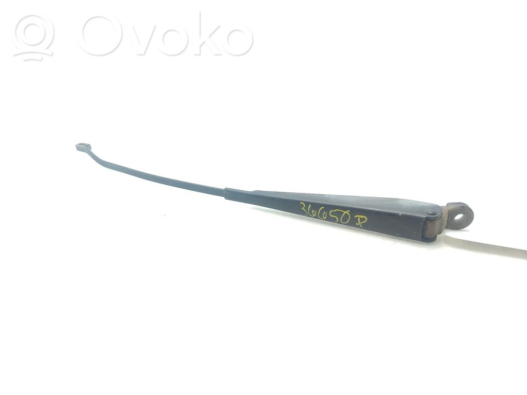 Renault Clio I Front wiper blade arm 