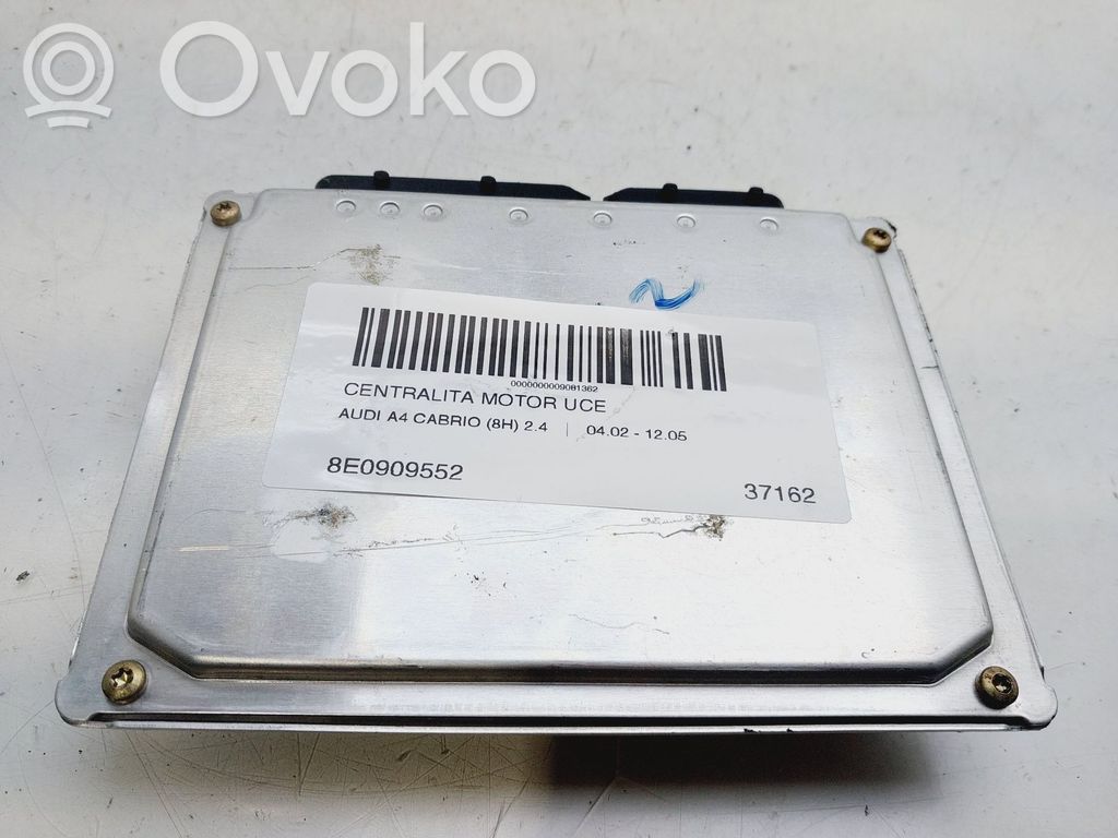 Engine control unit/module   8E0909552