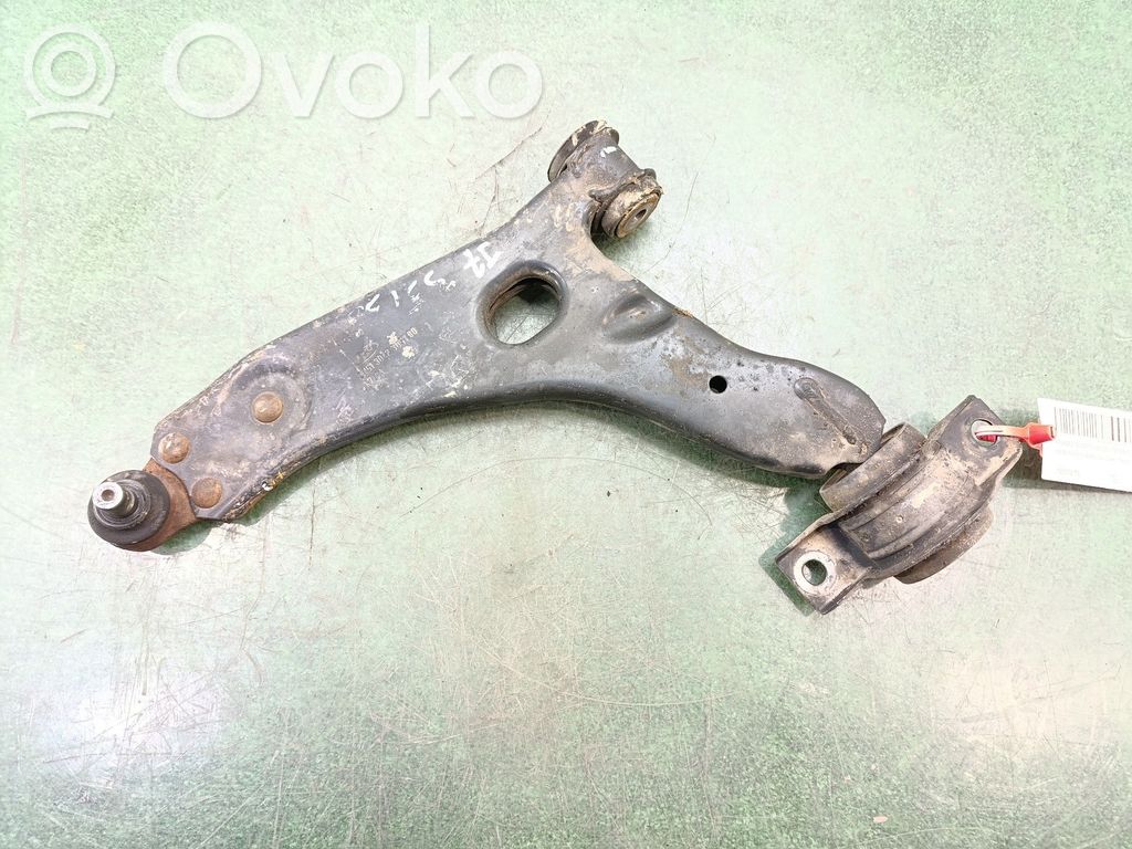 Ford Focus Priekinė svirtis 
