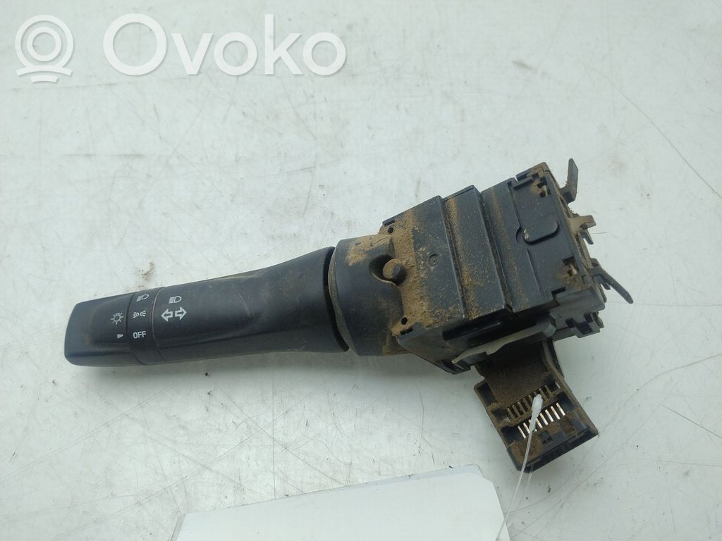 Isuzu D-Max Light switch 