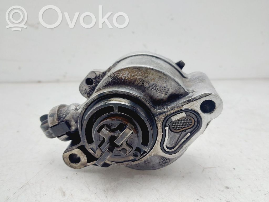 Volvo S40, V40 Pompe à vide