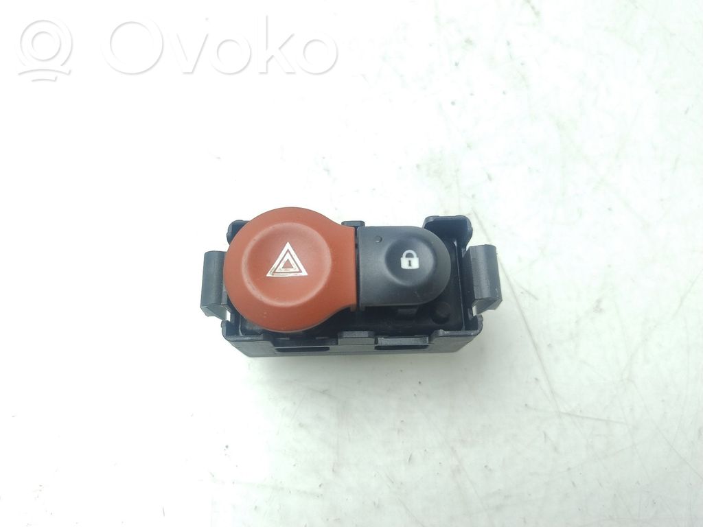 Botón interruptor de luz de peligro   8200214896
