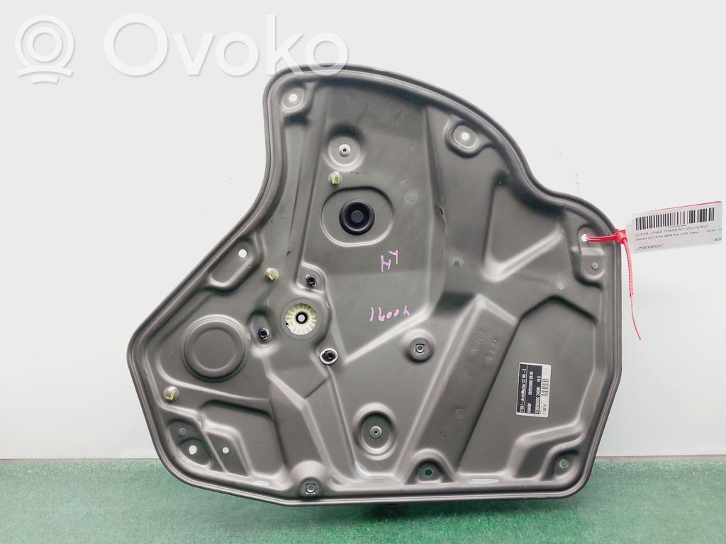 Skoda Octavia Mk2 (1Z) Regulador manual de la ventanilla trasera