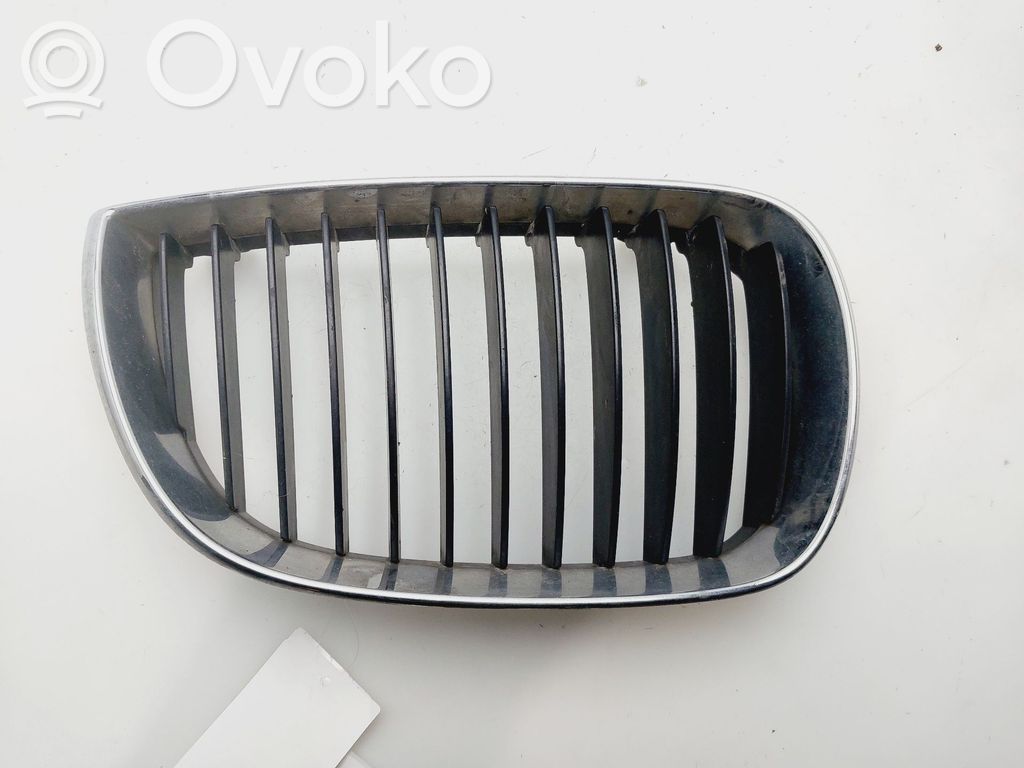 Grille de calandre avant   51137077130