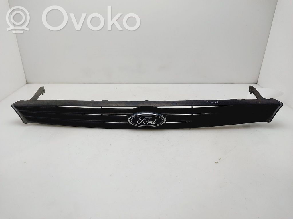Ford Focus Priekšējais režģis 
