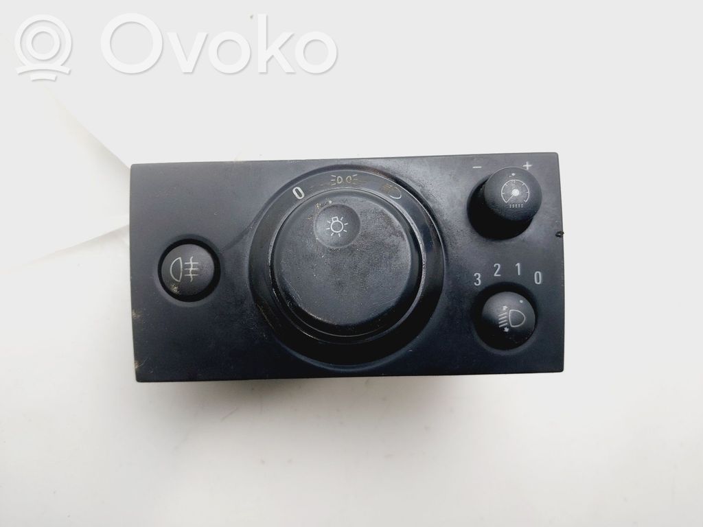 Valokatkaisija   13177065